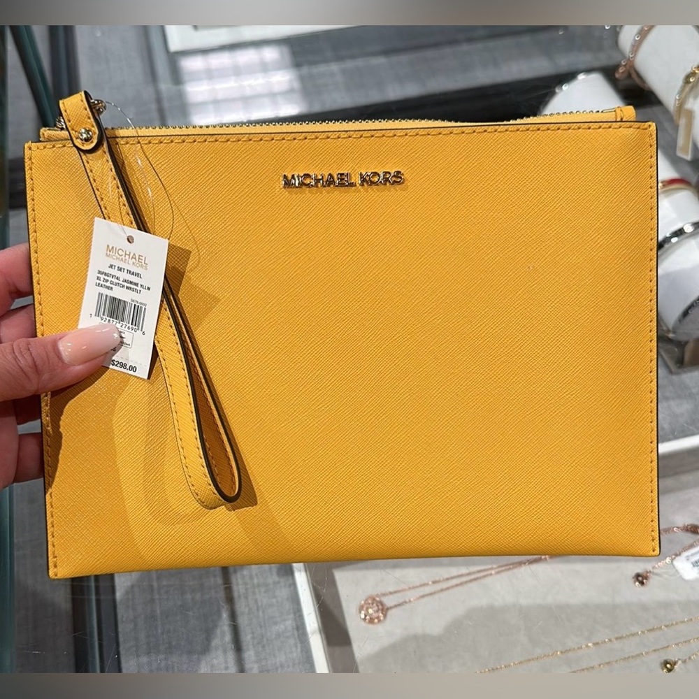 Michael Kors Jet Set Travel XL Zip Clutch Wristlet Leather New - Picture 6 of 6